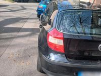 Gebraucht BMW 118 122 PS (89 kW) 2005 Schwarz Kleinwagen
