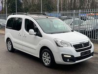 Gebraucht Peugeot Partner Tepee Allure 120 PS (88 kW) 2015 Van / Kleinbus