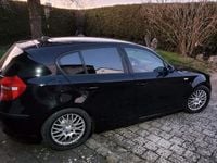 Gebraucht BMW 116 122 PS (89 kW) 2008 Schwarz Kleinwagen