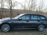 Gebraucht BMW 330e M Sport 184 PS (135 kW) 2020 Black sapphire metallic Kombi