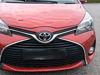 Gebraucht Toyota Yaris 69 PS (50 kW) 2015 Rot Kleinwagen