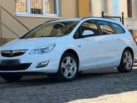 Używany Opel Astra 140 KM (102 kW) 2012 Biały Kombi