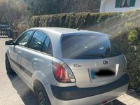 Gebraucht Kia Rio 97 PS (71 kW) 2009 Silber Kleinwagen