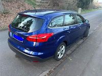 Gebraucht Ford Focus Trend 125 PS (91 kW) 2014 Blau Limousine