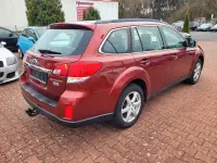Gebraucht Subaru Outback 150 PS (110 kW) 2012 Rot Kombi