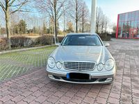 Second-hand Mercedes E200 163 CP (119 kW) 2005 Argintiu Berlinǎ