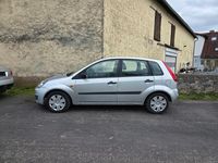 Gebraucht Ford Fiesta Ambiente 80 PS (58 kW) 2006 Silber Kleinwagen