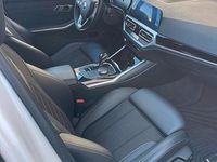 Gebraucht BMW 320 Advantage 190 PS (139 kW) 2019 Weiß Limousine