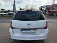 Gebraucht Opel Astra 110 PS (80 kW) 2010 Weiß Limousine