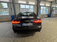 Gebraucht Audi A6 179 PS (131 kW) 2012 Schwarz Limousine