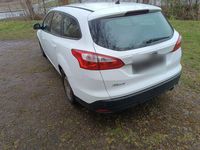 Gebraucht Ford Focus Trend 140 PS (102 kW) 2011 Weiß Kombi