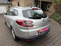 Gebraucht Renault Mégane III LIMITED 110 PS (80 kW) 2016 Silber Limousine