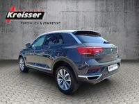 Gebraucht VW T-Roc Style 110 PS (80 kW) 2021 Grau (uranograu/pure white) SUV