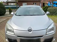 Gebraucht Renault Mégane 100 PS (73 kW) 2009 Silber Limousine