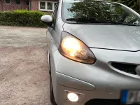 Gebraucht Toyota Aygo 69 PS (50 kW) 2006 Silber Kleinwagen