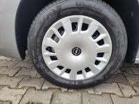 Gebraucht Opel Combo Life Basis 110 PS (80 kW) 2024 Quarz grau Van / Kleinbus