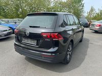Gebraucht VW Tiguan Trendline 125 PS (91 kW) 2018 Schwarz SUV