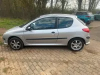 Używany Peugeot 206 75 KM (55 kW) 2000 Srebrny Hatchback