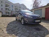 Gebraucht Ford Fiesta Titanium 95 PS (69 kW) 2012 Grau Kleinwagen
