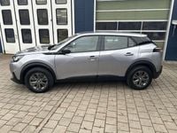 Gebraucht Peugeot e-2008 Active 100 kW (136 PS) 2023 Artense silber metallic SUV