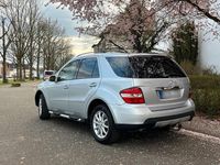 Gebraucht Mercedes ML320 224 PS (164 kW) 2007 Silber SUV
