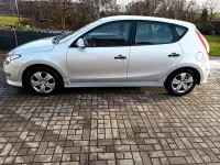 Second-hand Hyundai i30 Edition 109 CP (80 kW) 2011 Argintiu Berlinǎ