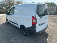 Gebraucht Ford Courier 2015 Weiß Van / Kleinbus