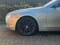 Gebraucht BMW 530 231 PS (169 kW) 2005 Silber Limousine