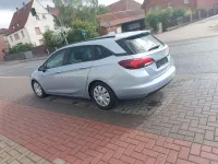 Gebraucht Opel Astra Business 110 PS (80 kW) 2018 Diamant blau(m2) / diam silb Kombi