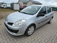 Gebraucht Renault Clio II 75 PS (55 kW) 2007 Silber Kleinwagen
