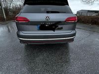 Gebraucht VW Touareg 231 PS (169 kW) 2022 Grau SUV