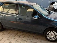 Gebraucht VW Golf VI 122 PS (89 kW) 2011 Blau Kleinwagen
