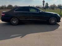 Gebraucht Mercedes E220 AMG line 170 PS (125 kW) 2011 Schwarz Limousine