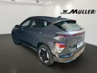 Gebraucht Hyundai Kona Advantage 114 kW (156 PS) 2024 Ecotronic grey SUV