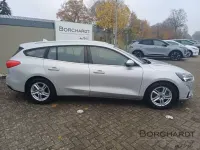 Używany Ford Focus Cool & Connect 150 KM (110 kW) 2021 Srebrny Kombi