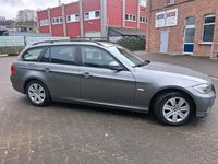 Gebraucht BMW 318 143 PS (105 kW) 2010 Grau Limousine
