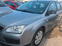 Gebraucht Ford Focus 103 PS (75 kW) 2005 Silber Kombi