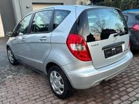 Używany Mercedes A160 95 KM (69 kW) 2011 Srebrny Hatchback