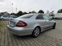 Usata Mercedes CLK270 200 CV (147 kW) 2004 Argento Coupé