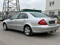 Gebraucht Mercedes E200 Classic 122 PS (89 kW) 2004 Silber Limousine
