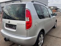 Gebraucht Skoda Roomster 86 PS (63 kW) 2014 Silber Van / Kleinbus