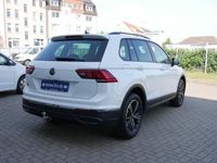 gebraucht VW Tiguan 2.0 TDI Life DSG AHK LED ACC NAVI RFK SITZHZG MFL APP-CONNECT LMF CLIMA