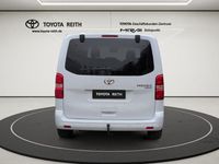 Gebraucht Toyota Proace Verso Team 177 PS (130 kW) 2024 Weiß Kombi