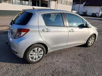 Gebraucht Toyota Yaris Life 90 PS (66 kW) 2012 Silber Limousine