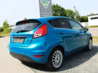 Używany Ford Fiesta Titanium 101 KM (74 kW) 2013 Niebieski Sedan/Limuzyna