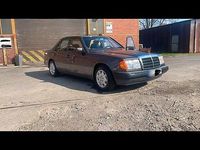 Second-hand Mercedes E250 94 CP (69 kW) 1991 Andere farben Berlinǎ