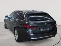 Gebraucht BMW 520 Luxury Line 190 PS (139 kW) 2023 Sophistograu brillanteffekt metallic Kombi