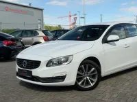 Gebraucht Volvo V60 Business Edition 150 PS (110 kW) 2015 Weiß Kombi