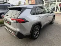Gebraucht Toyota RAV4 Hybrid 222 PS (163 kW) 2022 Hell silber (metallic) SUV