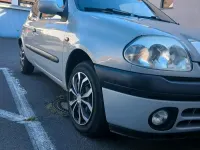 Gebraucht Renault Clio 75 PS (55 kW) 2001 Silber Kleinwagen